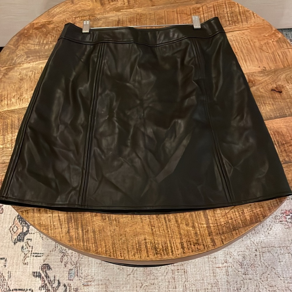 Warehouse Faux Leather Black Seamed‎ Skirt Silver Back Zipper NWT 12